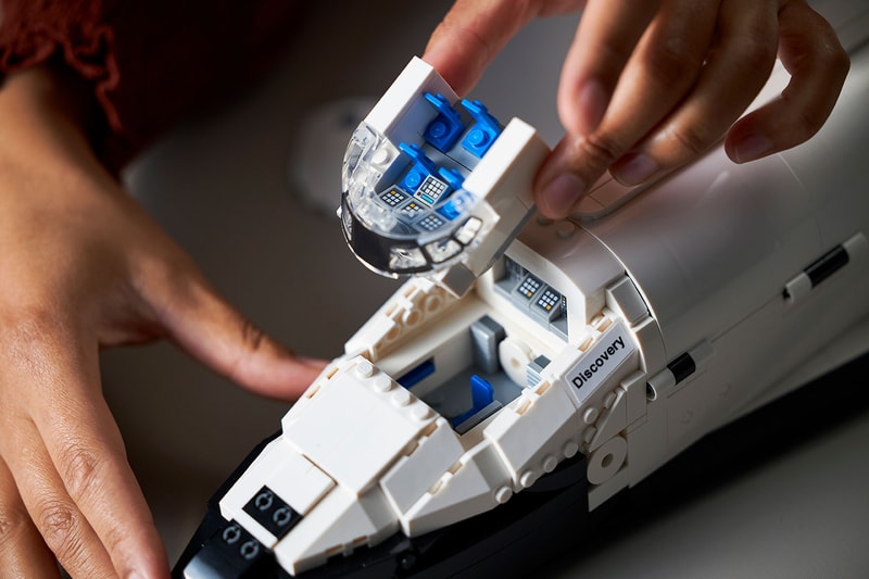 lego nasa discovery space shuttle set collaboration kathy sullivan astronaut sts 31 mission close up