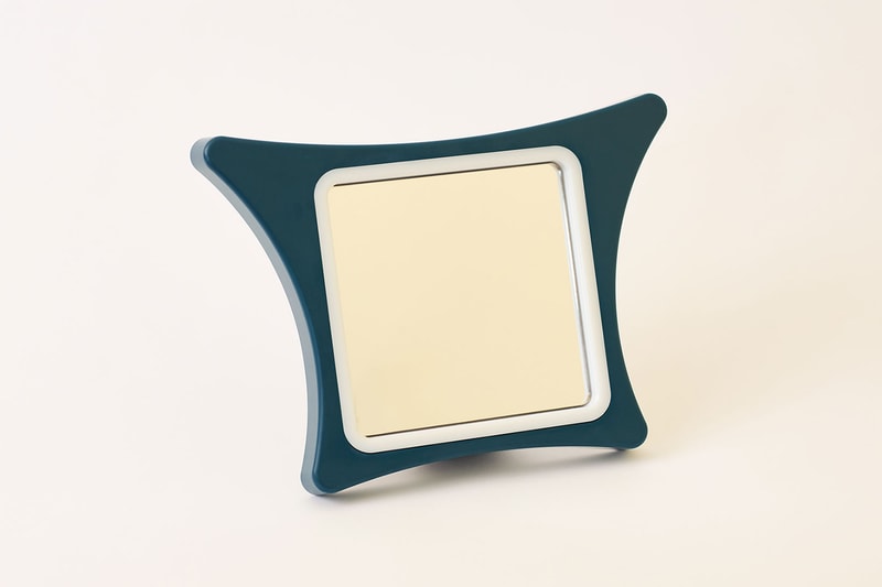 nyssa care vievision hands-free mirror vulvas sexual vaginal health product