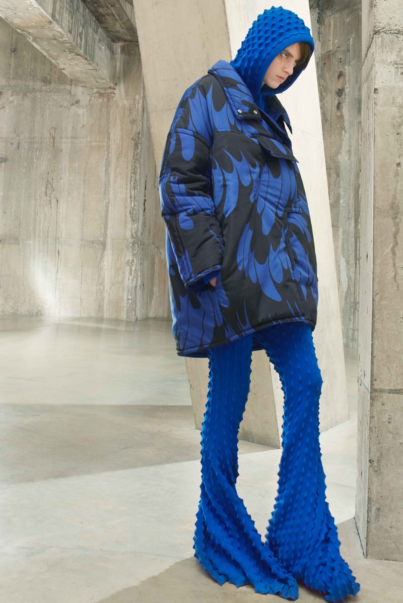 stella mccartney fall winter 2021 fw21 collection virtual runway jacket hood pants