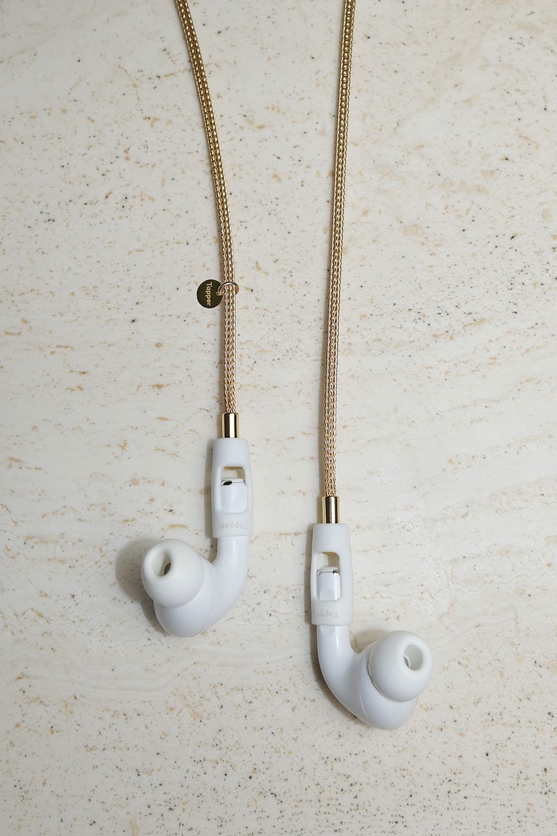 tapper solid 18k gold mesh chain airpods pro tech accessory