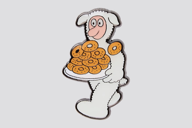 uniqlo ut haruki murakami author books collaboration pin maki sasaki illustration