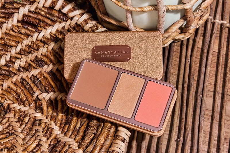 anastasia beverly hills abh face palette bronzer highlighter blush makeup