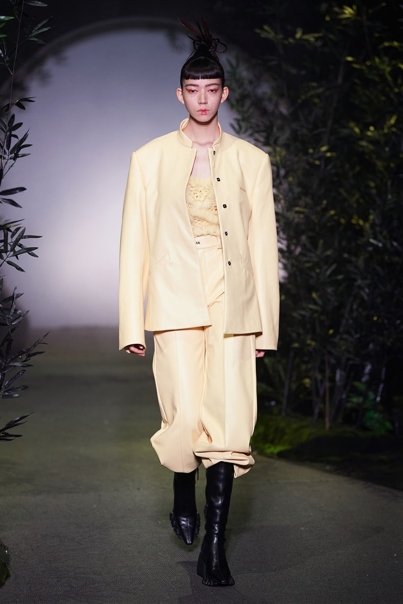 Angel Chen FW21 Fall/Winter 2021 Collection Runway Shanghai Fashion Week SHFW knee length boots leather jacket blazeR