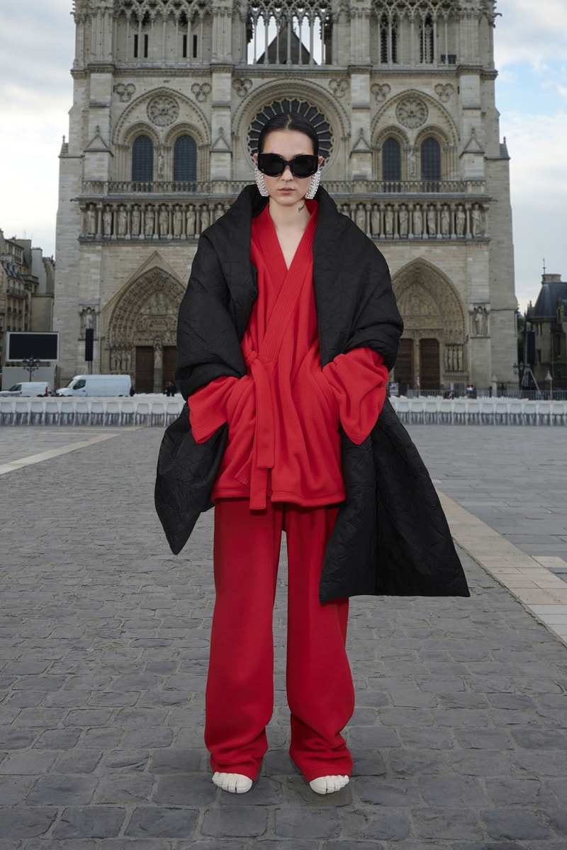 balenciaga pre-fall 2021 collection demna gvasalia red suit black