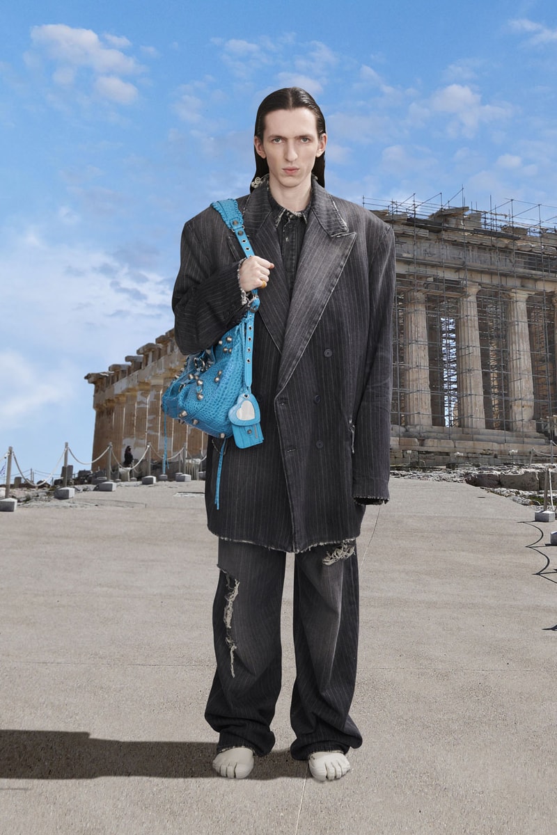 balenciaga pre-fall 2021 collection demna gvasalia denim suit five toe vibram shoes
