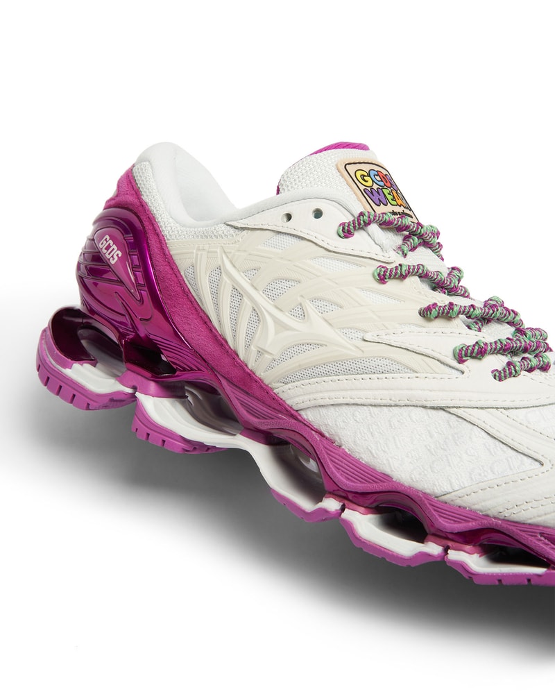 gcds mizuno sneakers collaboration wave prophecy 8 details side laterals soles