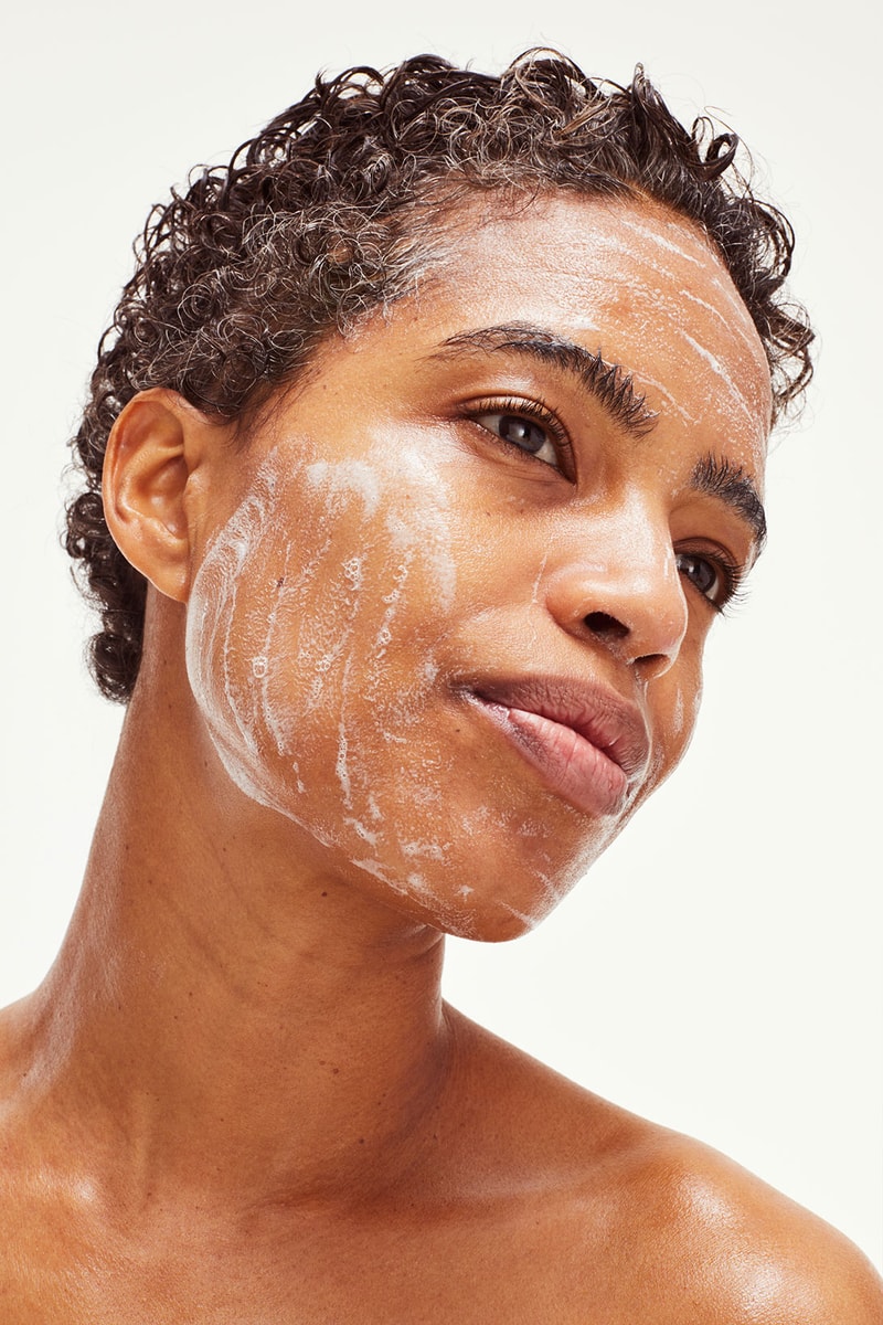 washing face cheeks cleanser foam