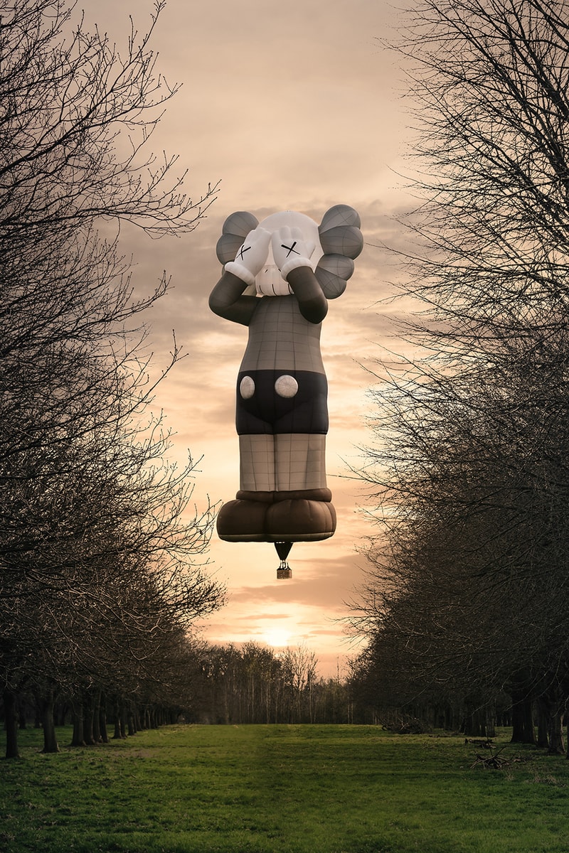 KAWS:HOLIDAY UK United Kingdom Hot-Air Balloon Art COMPANION