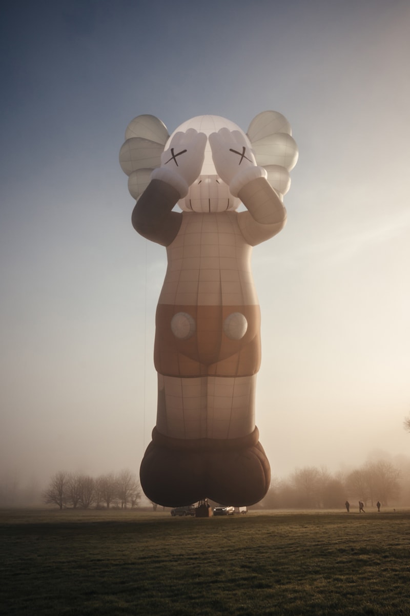 KAWS:HOLIDAY UK United Kingdom Hot-Air Balloon Art COMPANION