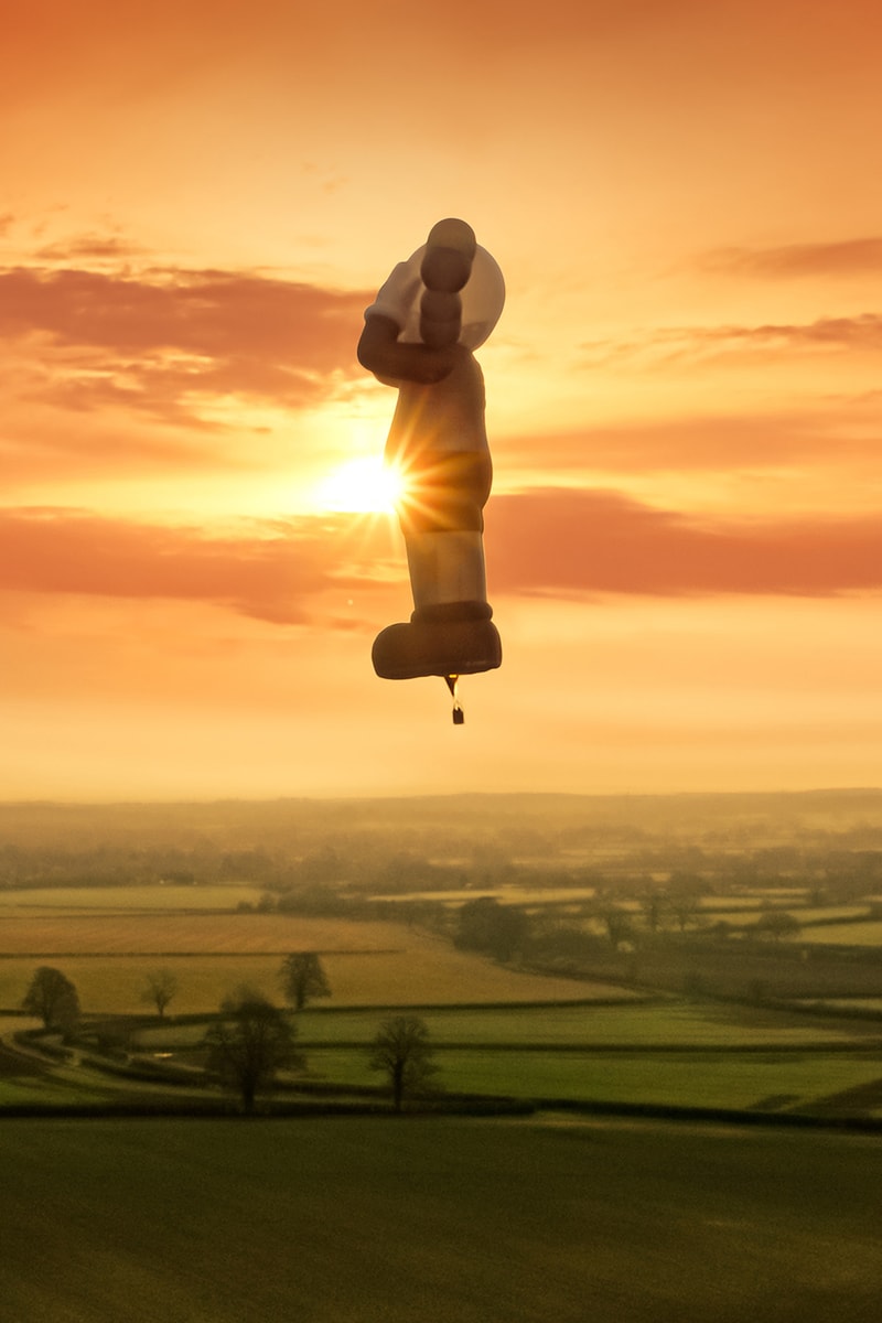 KAWS:HOLIDAY UK United Kingdom Hot-Air Balloon Art COMPANION
