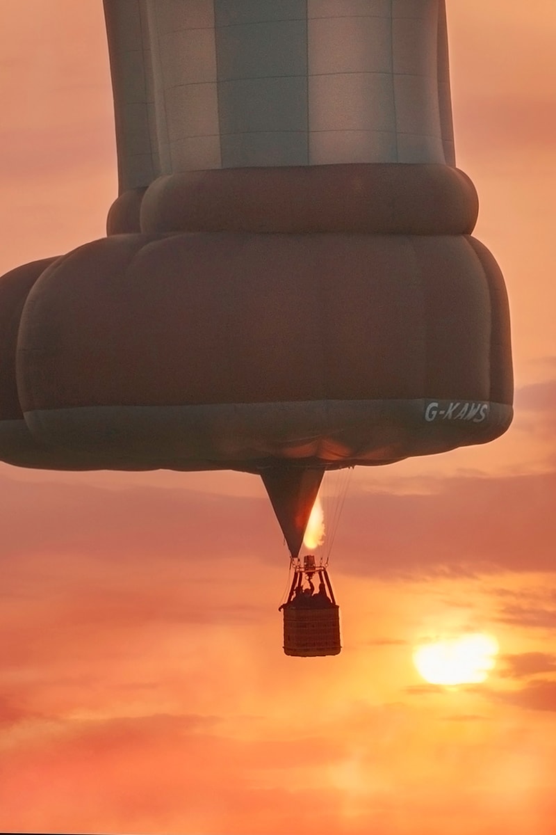 KAWS:HOLIDAY UK United Kingdom Hot-Air Balloon Art COMPANION