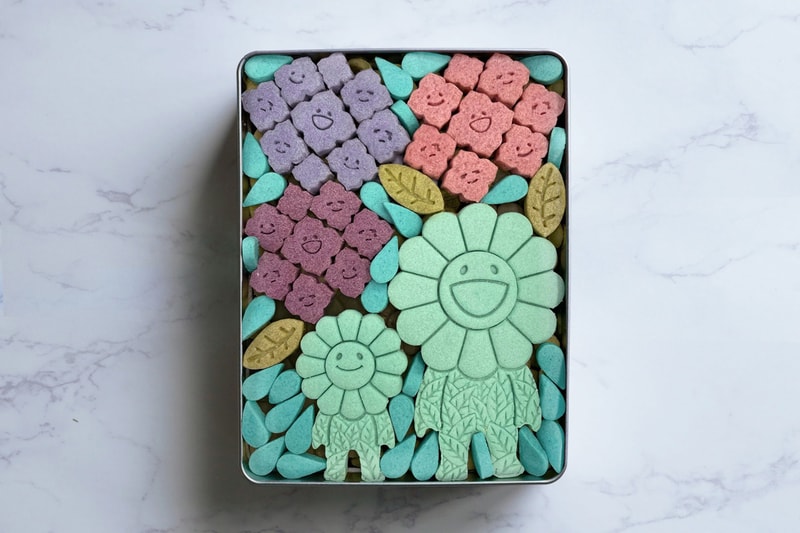 takashi murakami Tonari no Kaikado pastry shop cookies flower hydrangea tin