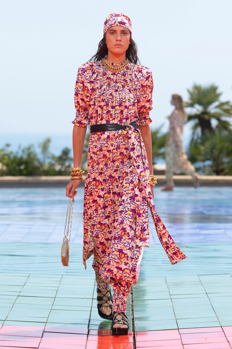 Paco Rabanne Spring/Summer 2022 SS22 Collection Julien Dossena headwear top skirt bag