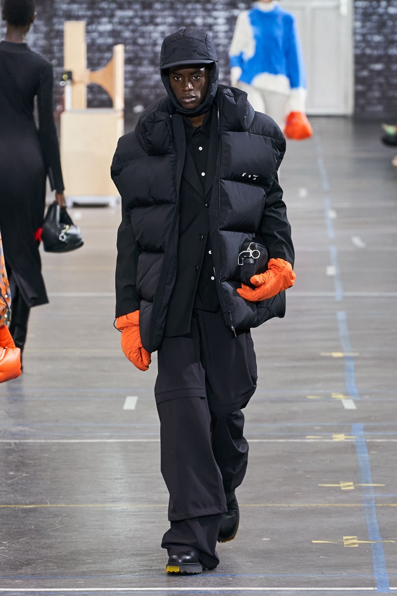 off-white virgil abloh fall winter collection runway laboratory of fun bella hadid amber valletta joan smalls m.i.a. watch 