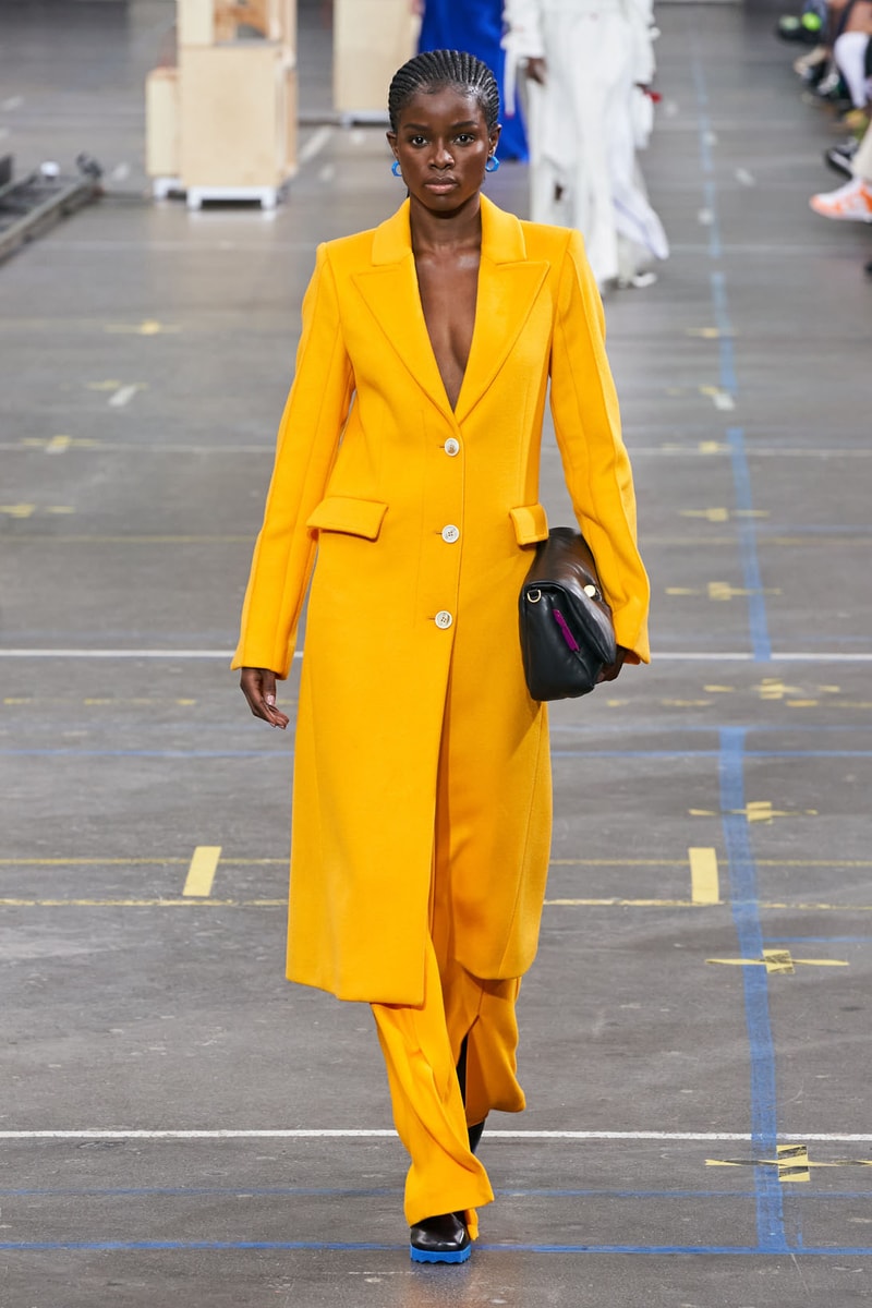 off-white virgil abloh fall winter collection runway laboratory of fun bella hadid amber valletta joan smalls m.i.a. watch 