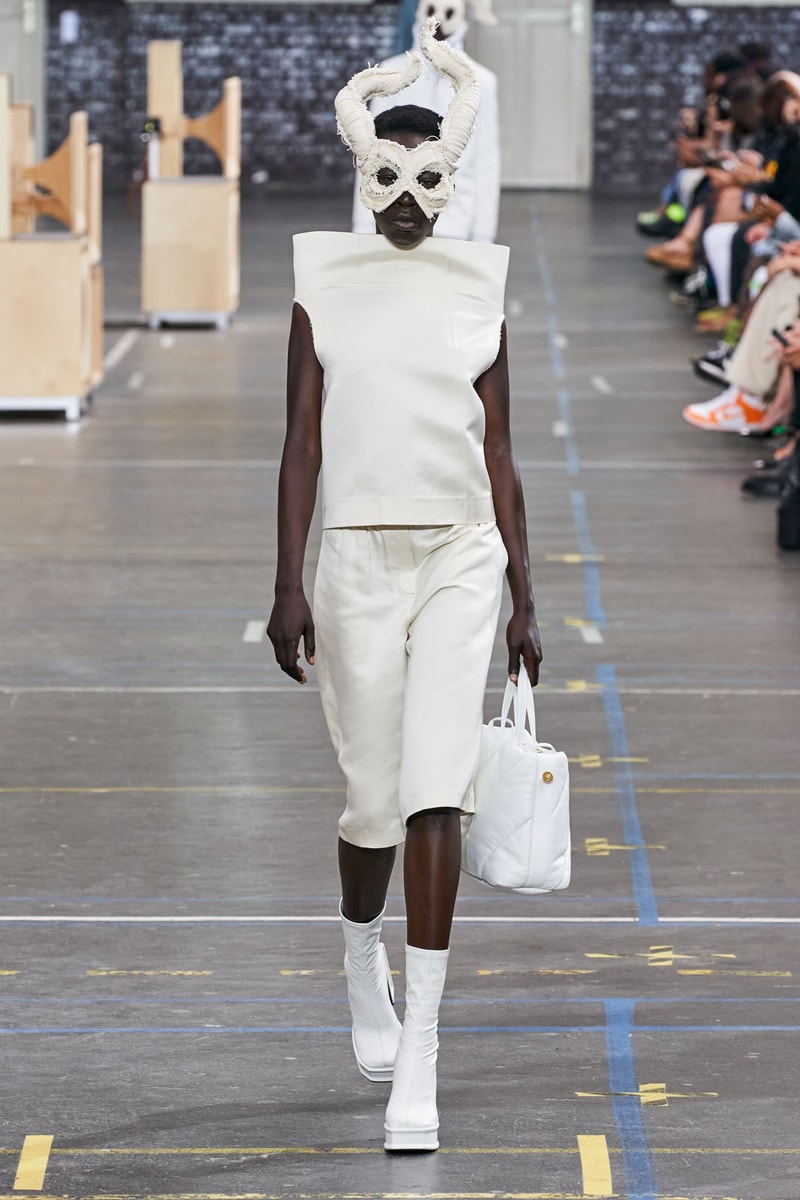 off-white virgil abloh fall winter collection runway laboratory of fun bella hadid amber valletta joan smalls m.i.a. watch 