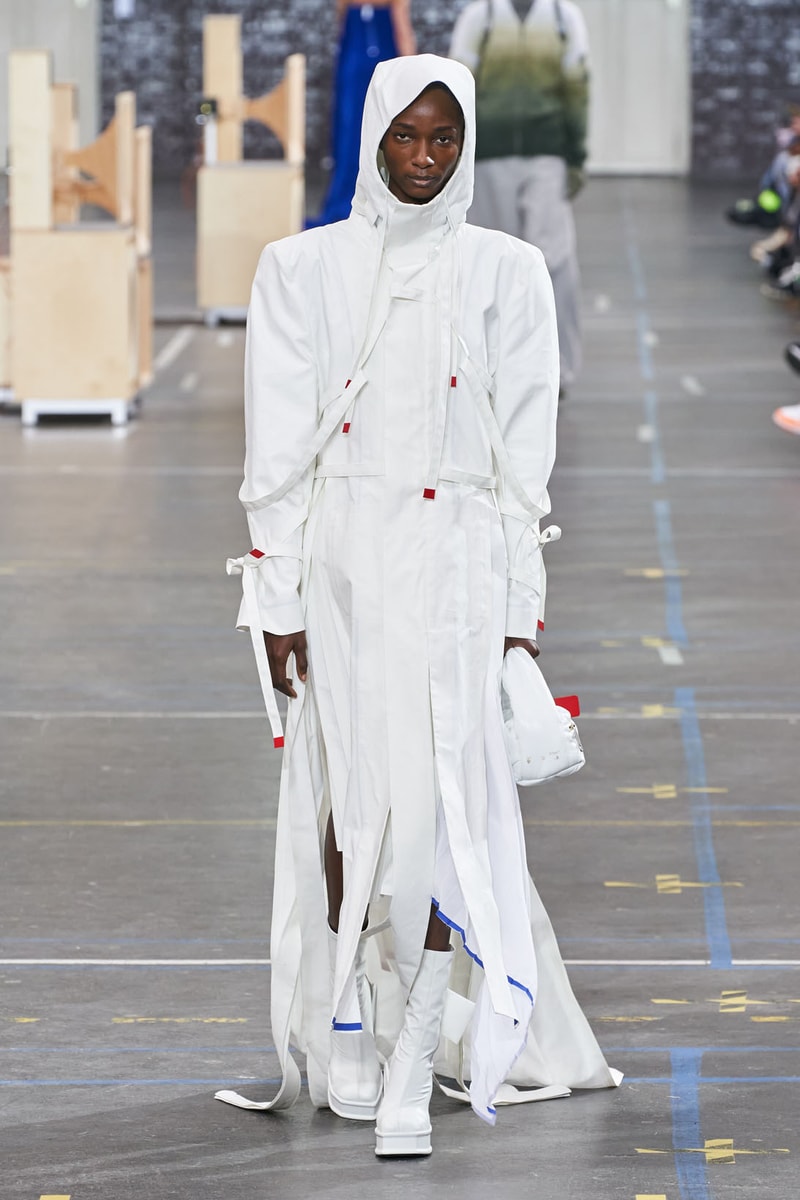 off-white virgil abloh fall winter collection runway laboratory of fun bella hadid amber valletta joan smalls m.i.a. watch 