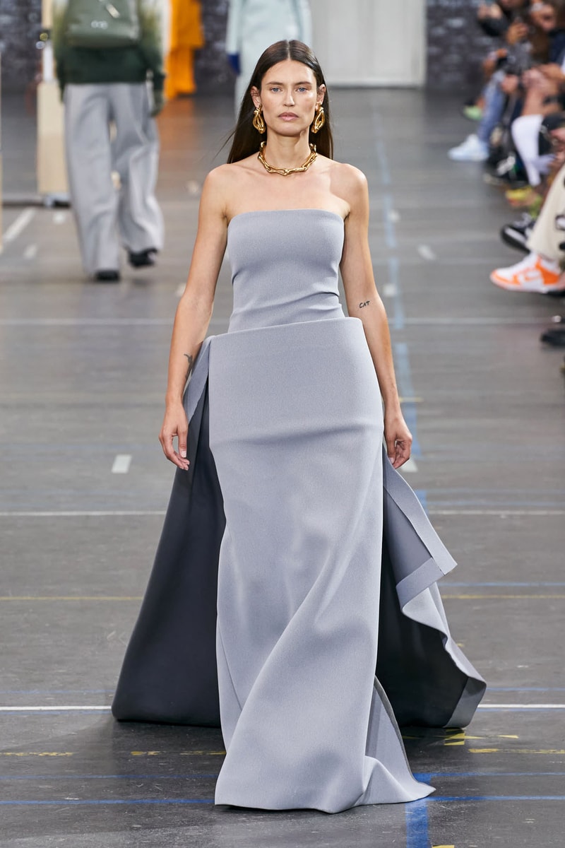 off-white virgil abloh fall winter collection runway laboratory of fun bella hadid amber valletta joan smalls m.i.a. watch 