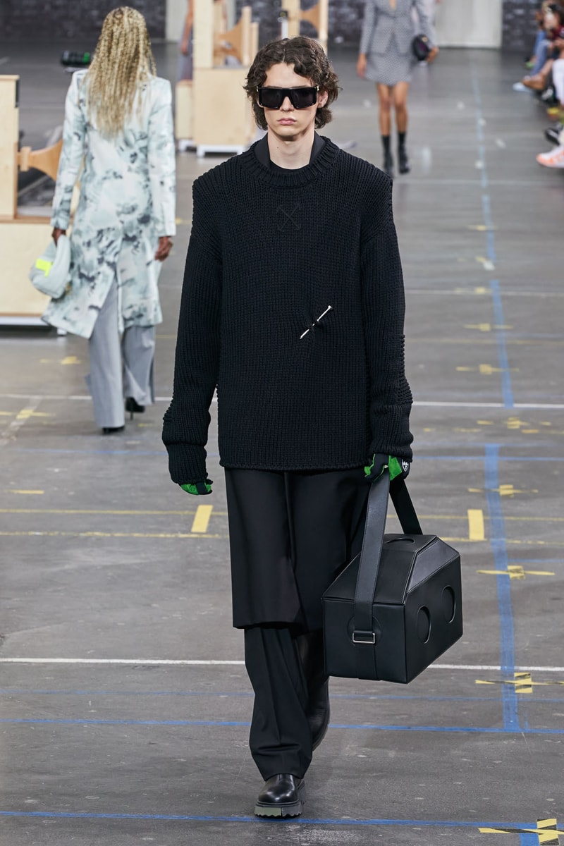 off-white virgil abloh fall winter collection runway laboratory of fun bella hadid amber valletta joan smalls m.i.a. watch 