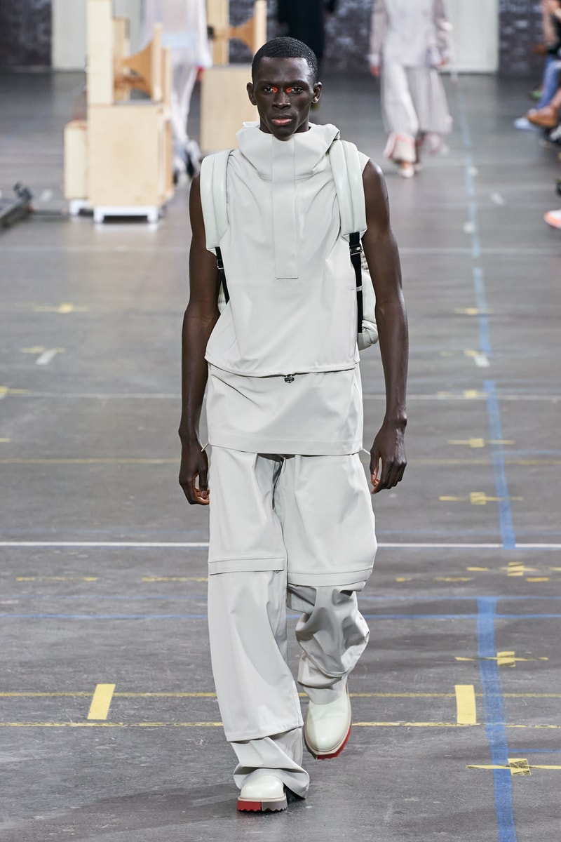 off-white virgil abloh fall winter collection runway laboratory of fun bella hadid amber valletta joan smalls m.i.a. watch 