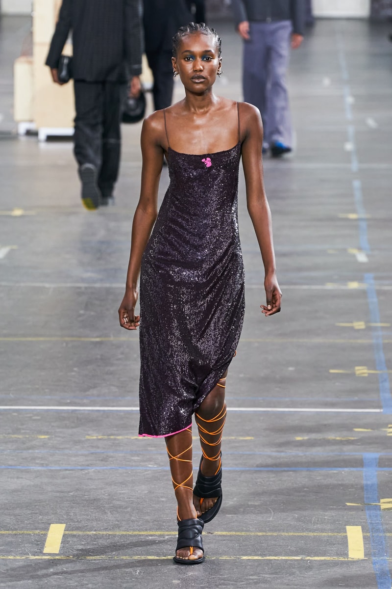 off-white virgil abloh fall winter collection runway laboratory of fun bella hadid amber valletta joan smalls m.i.a. watch 