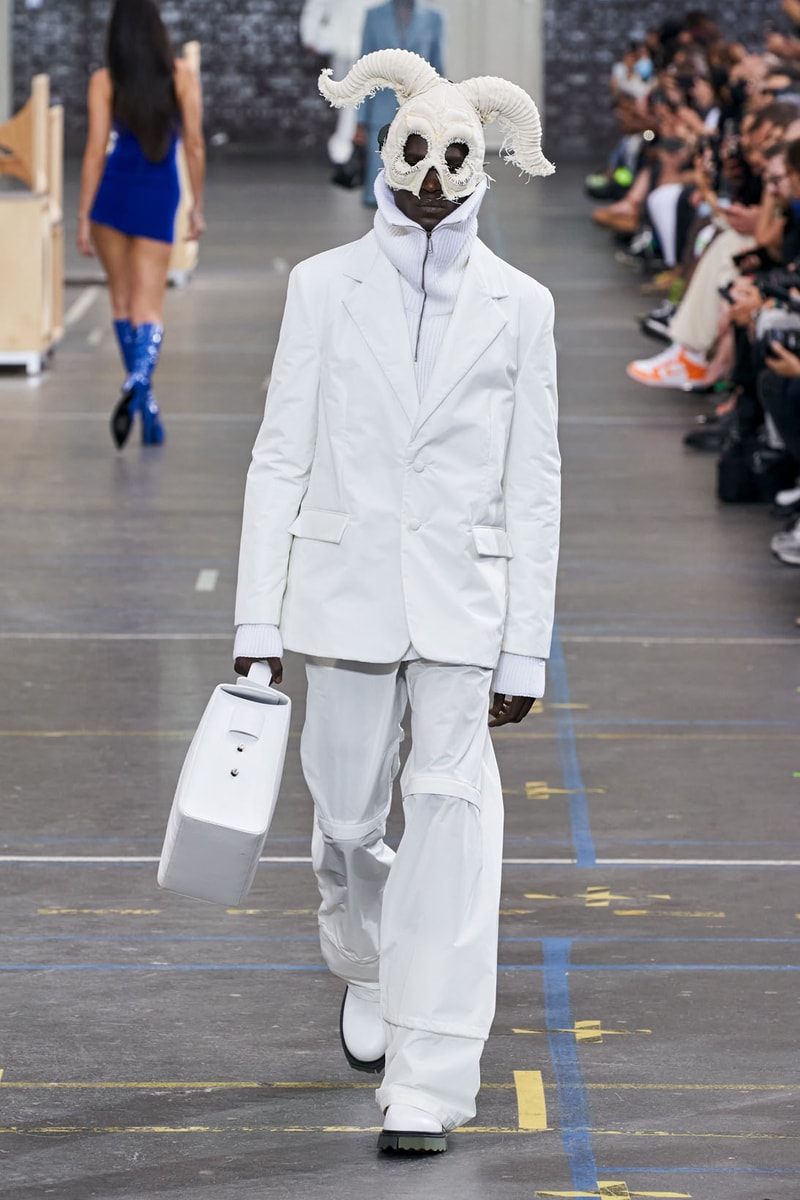 off-white virgil abloh fall winter collection runway laboratory of fun bella hadid amber valletta joan smalls m.i.a. watch 
