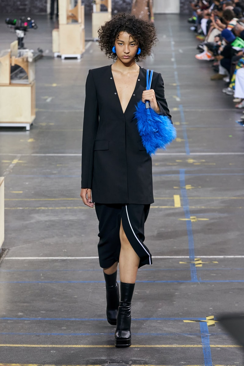 off-white virgil abloh fall winter collection runway laboratory of fun bella hadid amber valletta joan smalls m.i.a. watch 