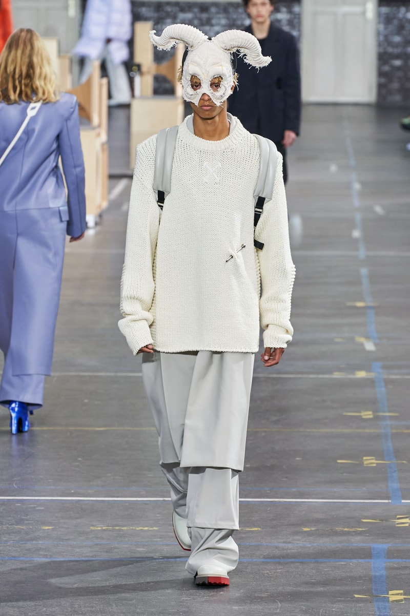 off-white virgil abloh fall winter collection runway laboratory of fun bella hadid amber valletta joan smalls m.i.a. watch 
