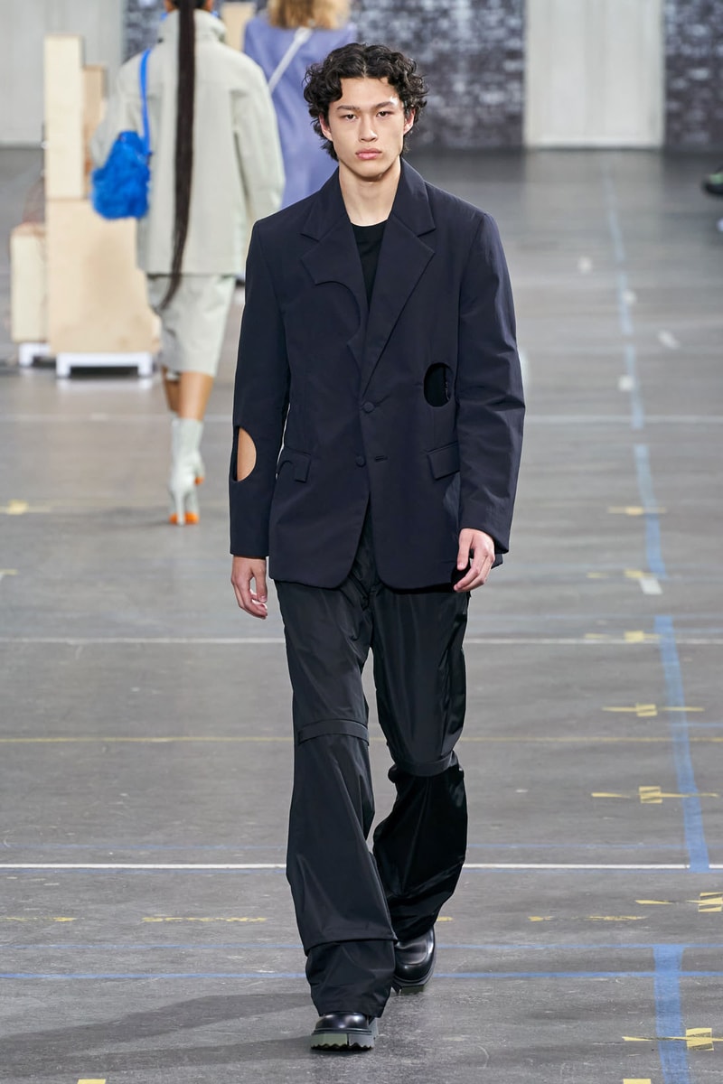 off-white virgil abloh fall winter collection runway laboratory of fun bella hadid amber valletta joan smalls m.i.a. watch 