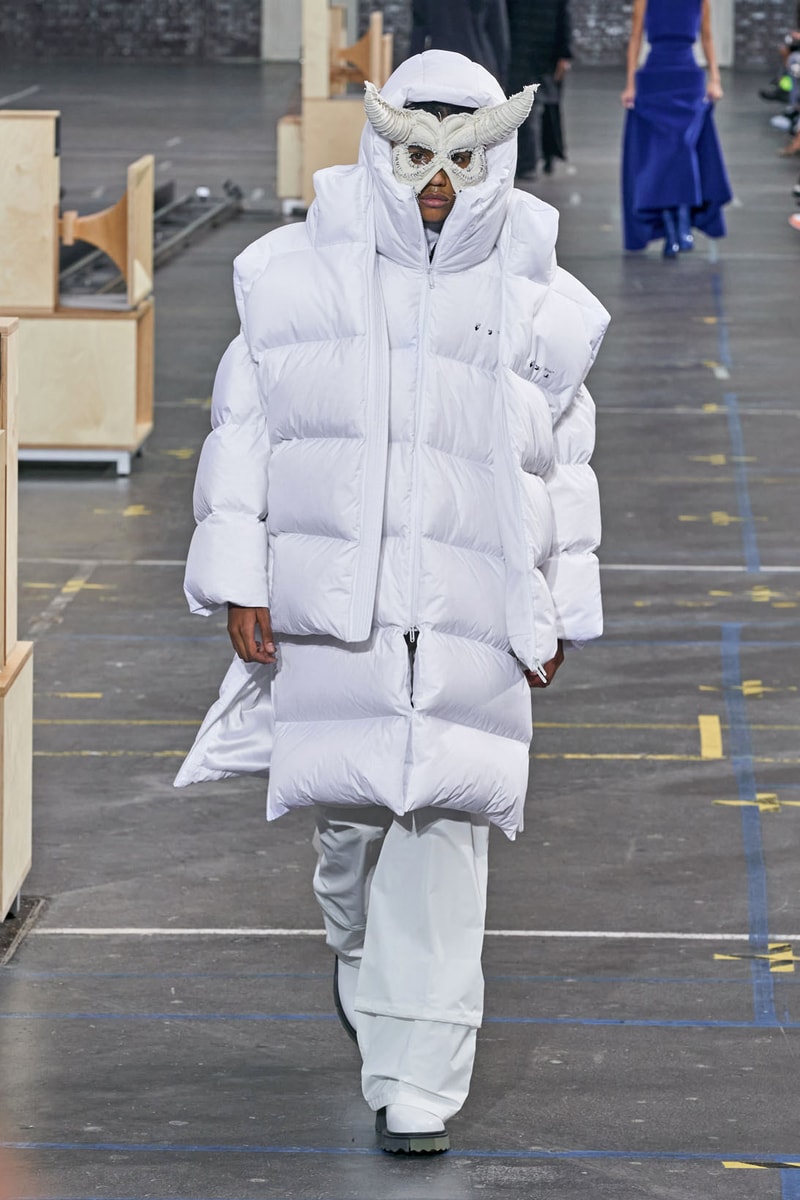 off-white virgil abloh fall winter collection runway laboratory of fun bella hadid amber valletta joan smalls m.i.a. watch 