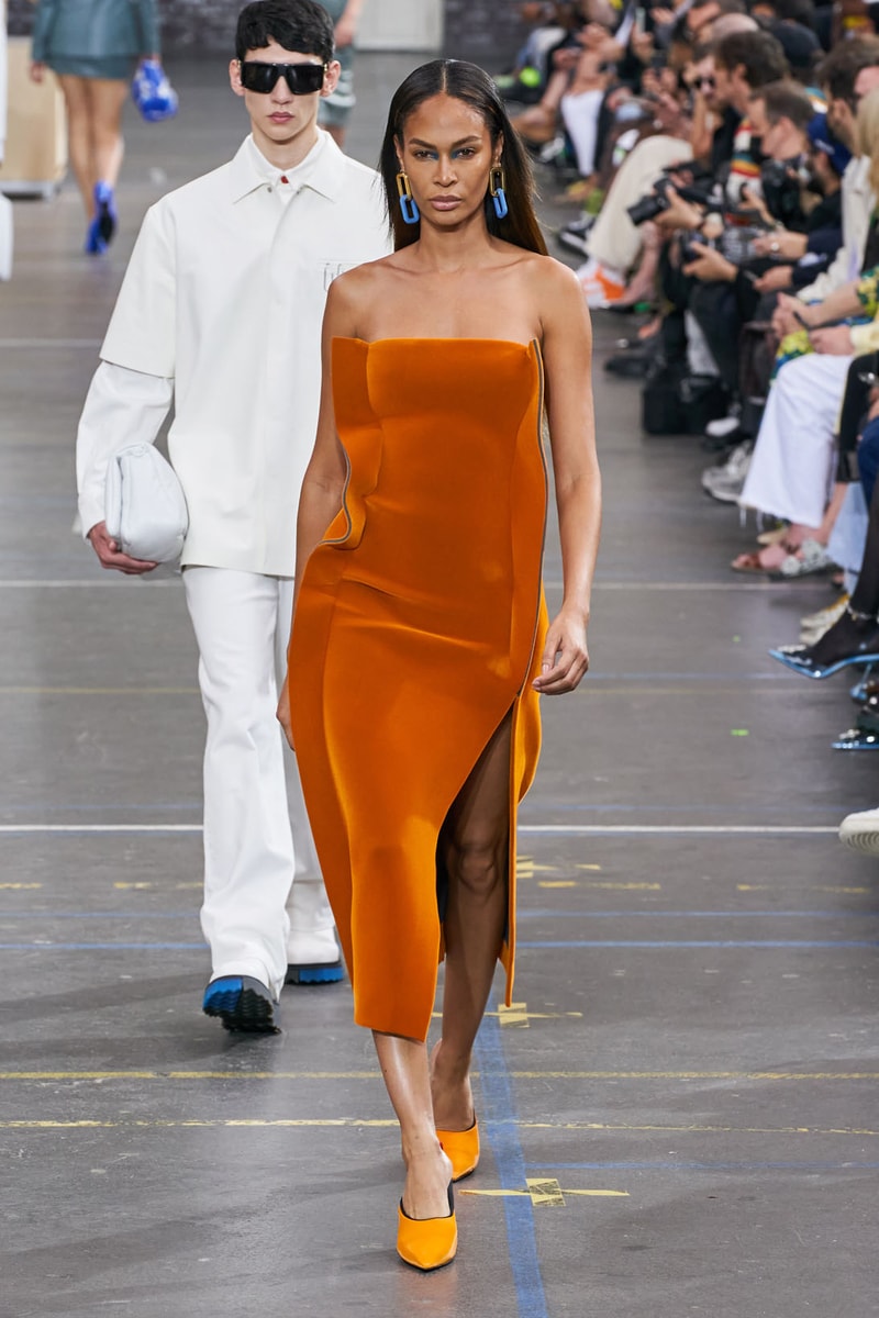 off-white virgil abloh fall winter collection runway laboratory of fun bella hadid amber valletta joan smalls m.i.a. watch 