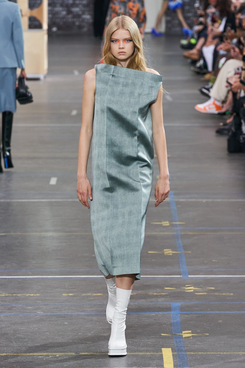 off-white virgil abloh fall winter collection runway laboratory of fun bella hadid amber valletta joan smalls m.i.a. watch 