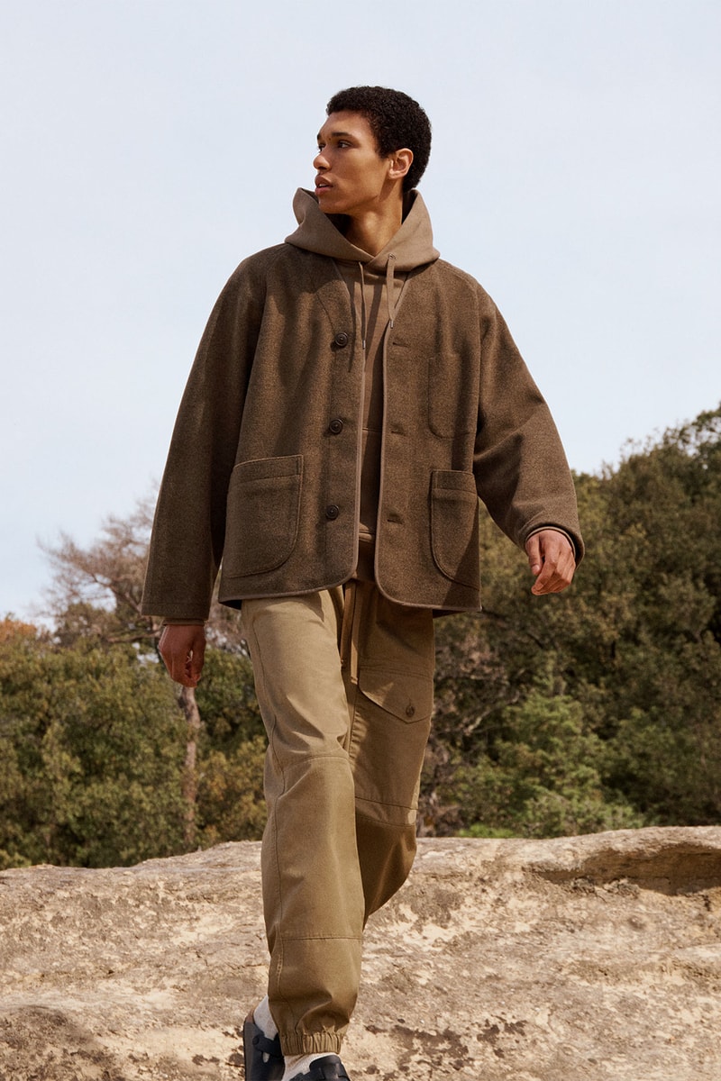 Uniqlo fw21 collection brown fleexe jacket on model
