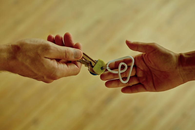 Airbnb Helps Resettle 20,000 Afghan Refugees With Free Accommodation