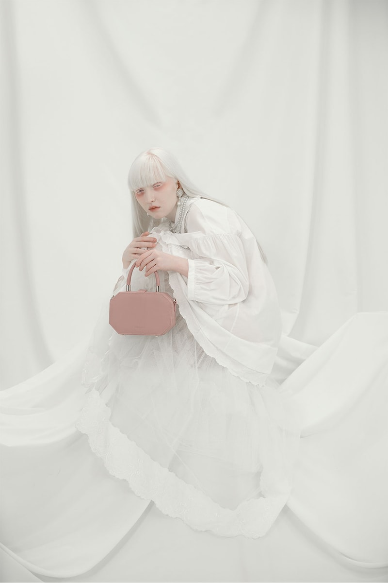 Noiranca dusty pink bag with model