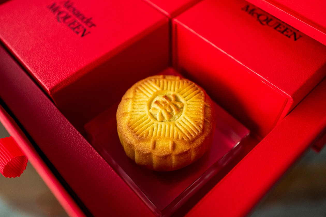 Loewe Mooncakes Mid-Autumn Festival 2021 Mooncake Gift Box Luxury Fashion Brand 