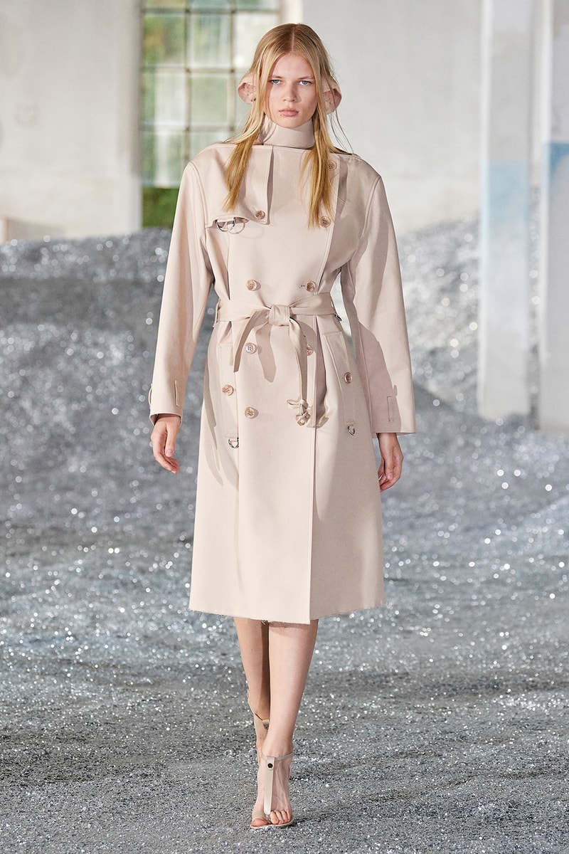 Burberry SS22 Womenswear Collection Runway Show Riccardo Tisci