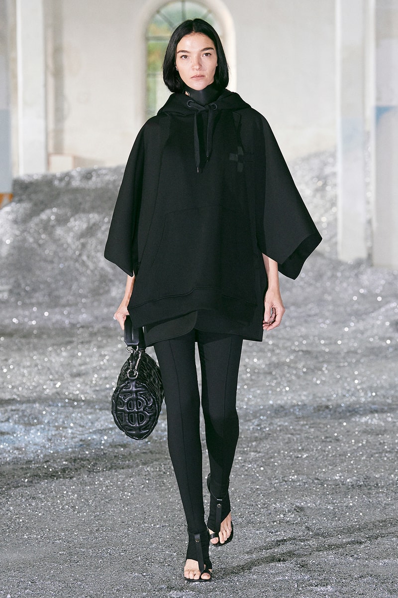 Burberry SS22 Womenswear Collection Runway Show Riccardo Tisci