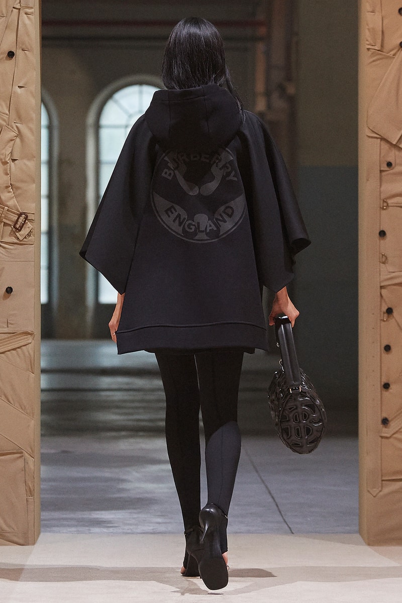 Burberry SS22 Womenswear Collection Runway Show Riccardo Tisci