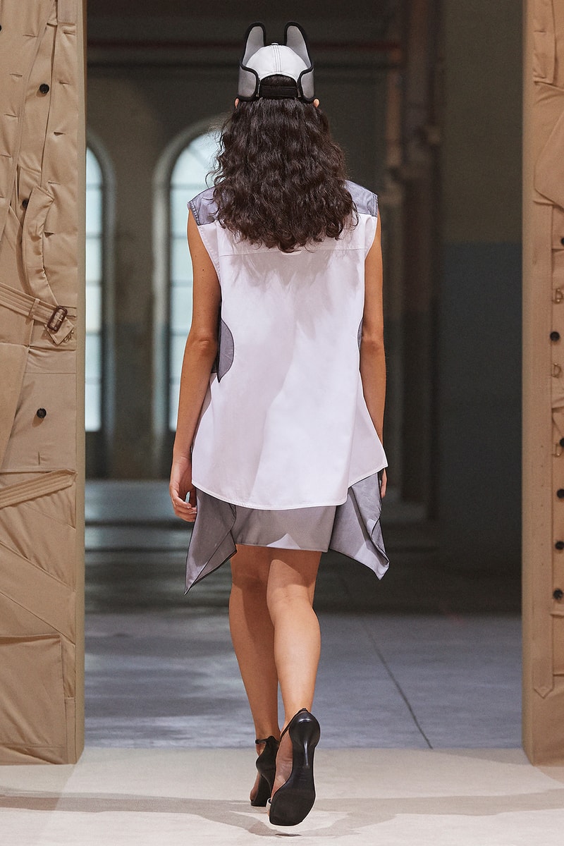 Burberry SS22 Womenswear Collection Runway Show Riccardo Tisci