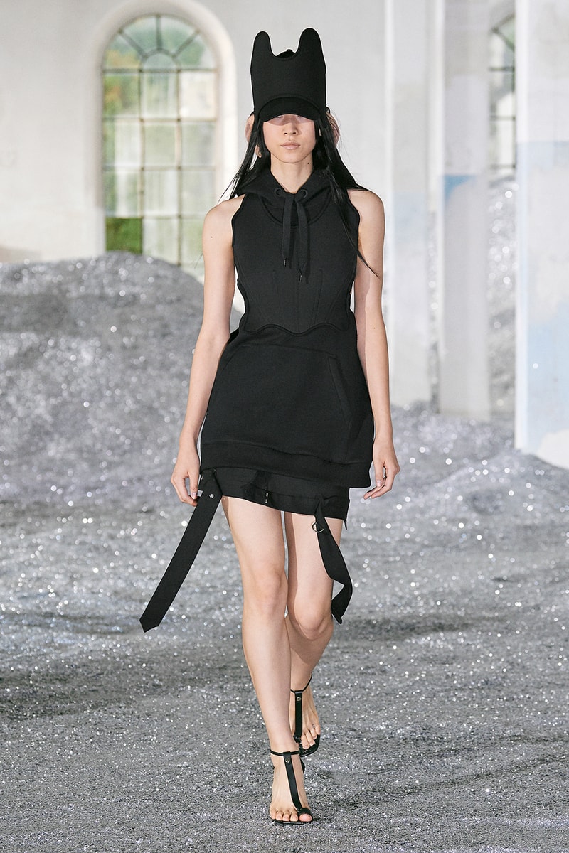 Burberry SS22 Womenswear Collection Runway Show Riccardo Tisci