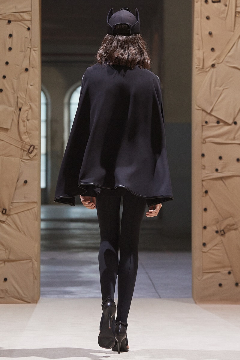 Burberry SS22 Womenswear Collection Runway Show Riccardo Tisci