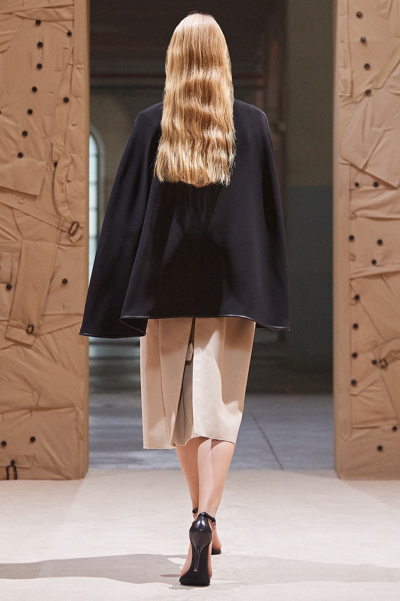 Burberry SS22 Womenswear Collection Runway Show Riccardo Tisci