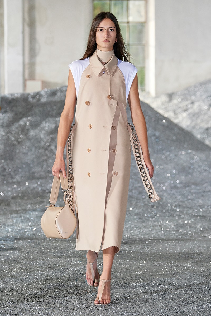 Burberry SS22 Womenswear Collection Runway Show Riccardo Tisci