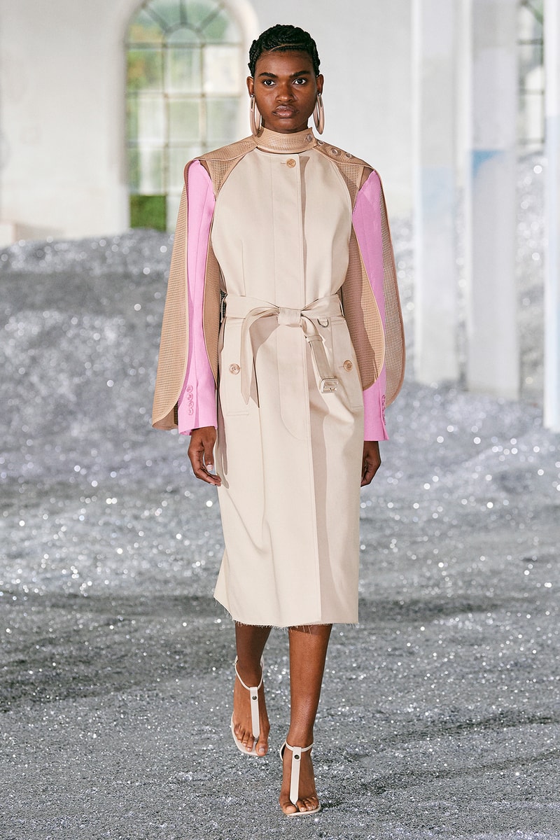 Burberry SS22 Womenswear Collection Runway Show Riccardo Tisci