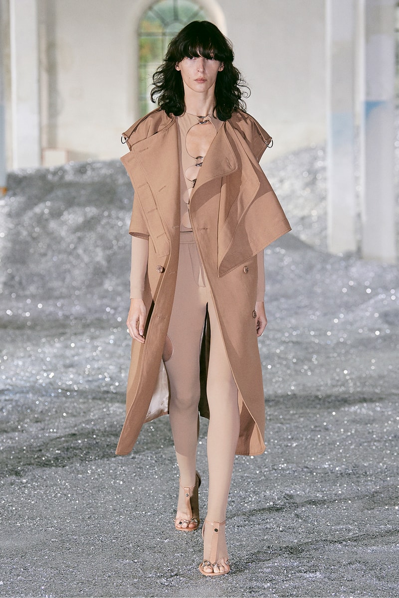 Burberry SS22 Womenswear Collection Runway Show Riccardo Tisci
