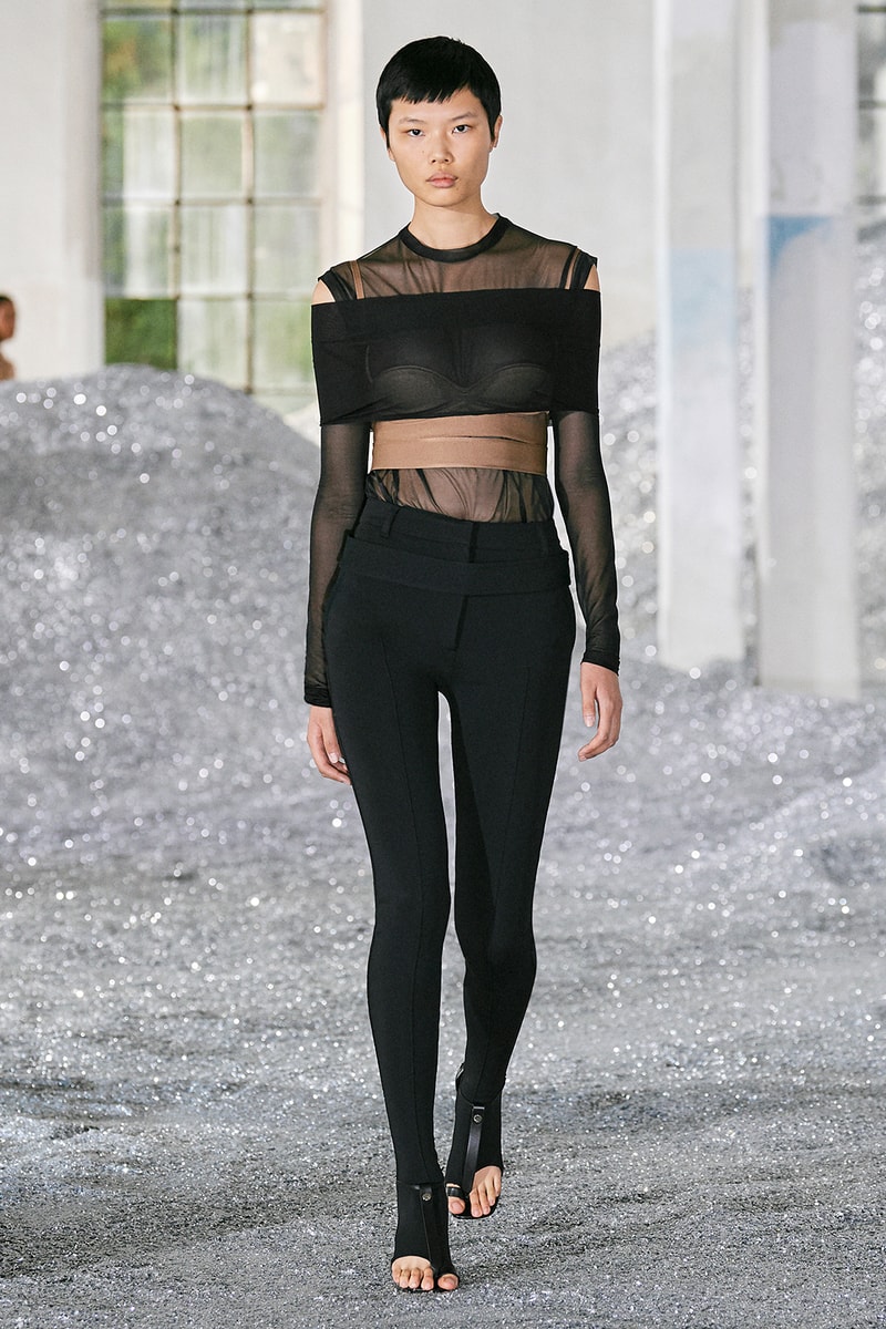 Burberry SS22 Womenswear Collection Runway Show Riccardo Tisci