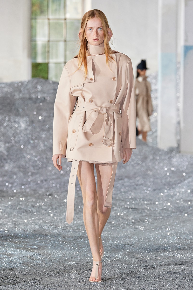 Burberry SS22 Womenswear Collection Runway Show Riccardo Tisci