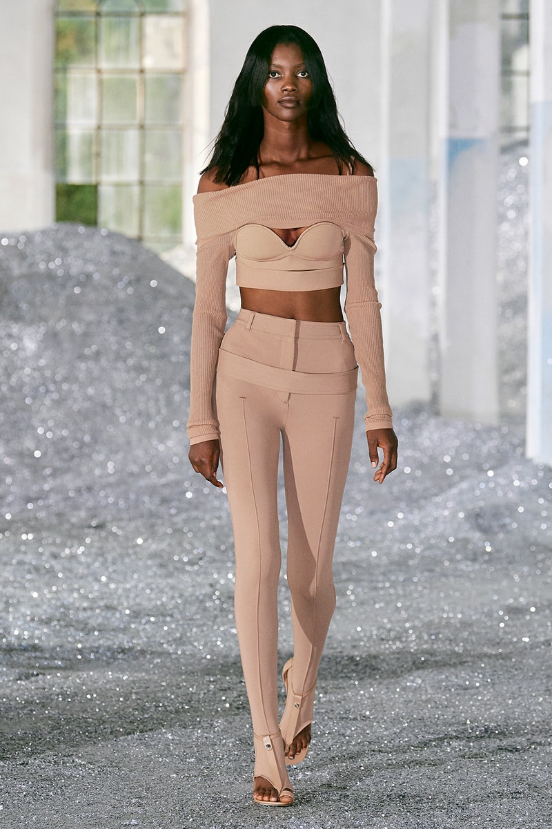 Burberry SS22 Womenswear Collection Runway Show Riccardo Tisci