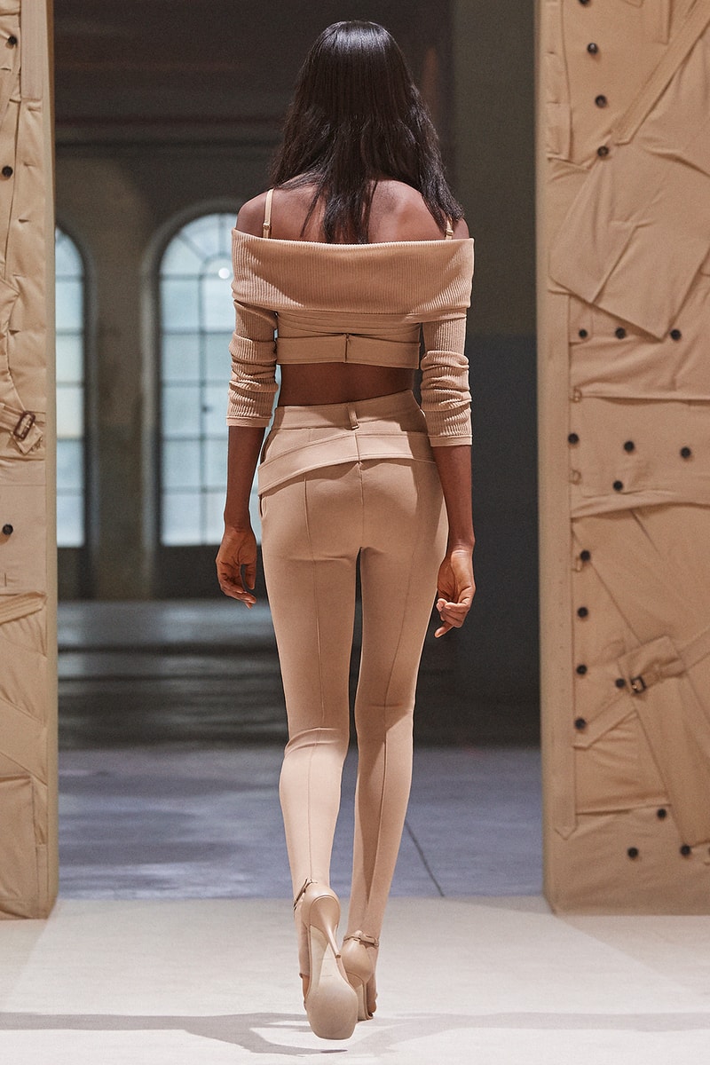 Burberry SS22 Womenswear Collection Runway Show Riccardo Tisci